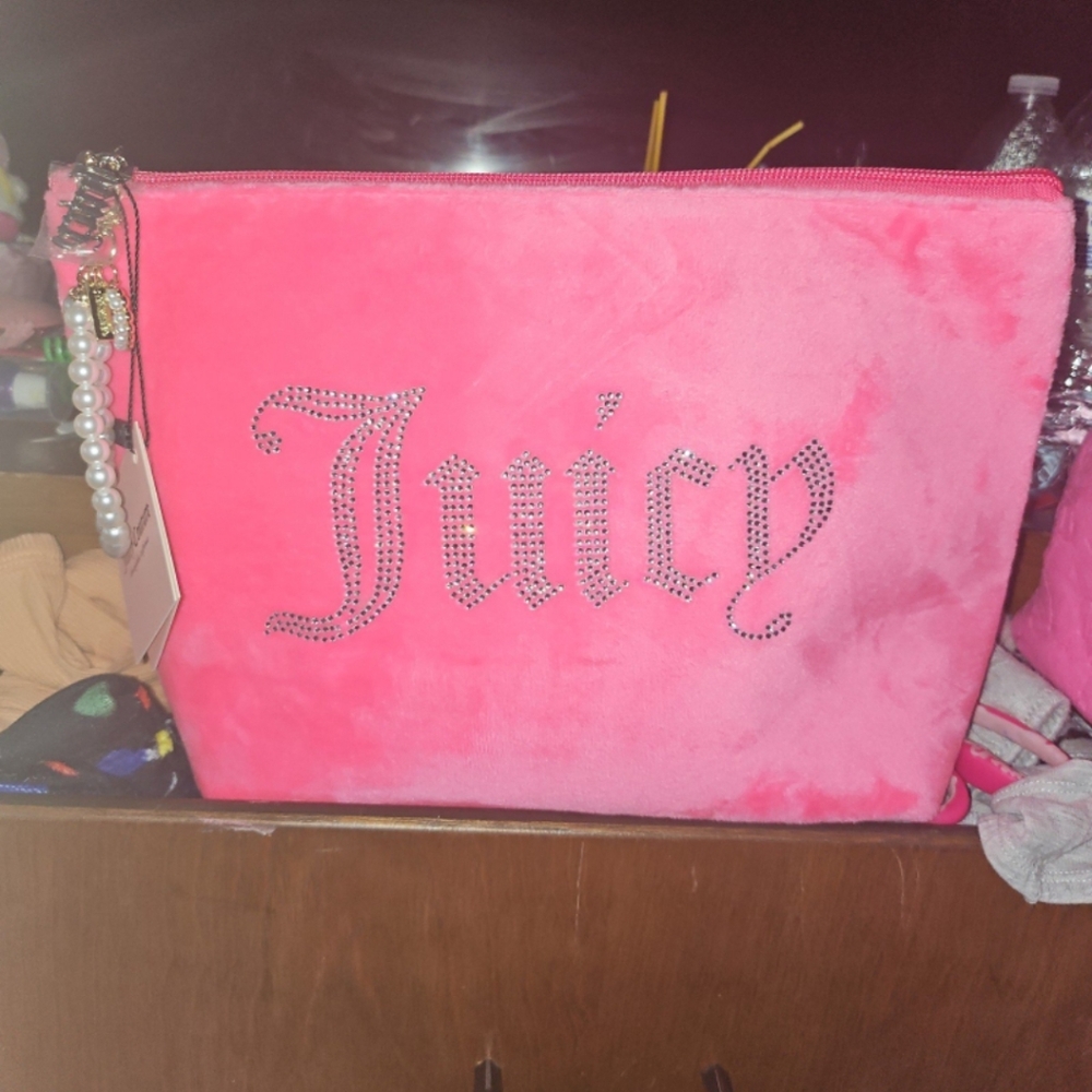 Large juicy couture make up pouch (pearl charm included)